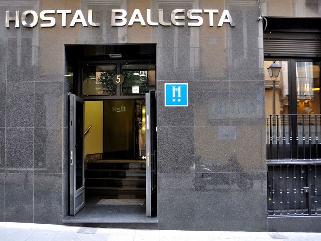 фото отеля Hostal Ballesta изображение №1