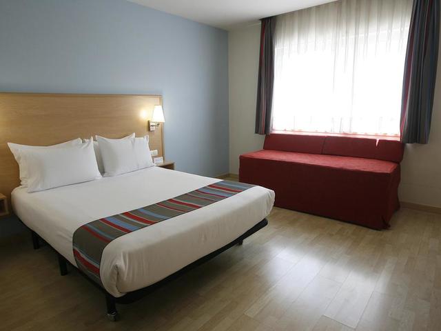 фото отеля Travelodge Madrid Torrelaguna изображение №13