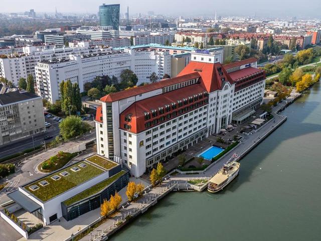 фото отеля Hilton Vienna Danube Waterfront изображение №1