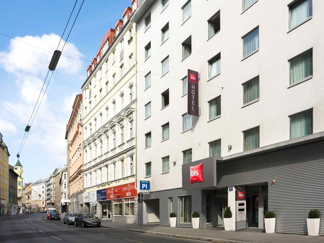 фото отеля Ibis Wien City (ex. Ibis Wien Schoenbrunnerstrasse) изображение №1