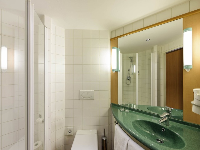 фото Ibis Wien City (ex. Ibis Wien Schoenbrunnerstrasse) изображение №26