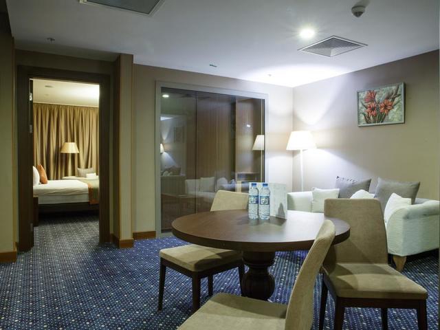 фотографии отеля Staybridge Suites Baku (Стейбридге Суитес Баку) изображение №7