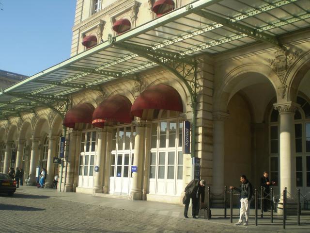 фото Kyriad Paris 10 Gare de l'Est изображение №2