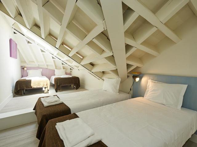 фото отеля Portugal Ways Santos Azulejos Apartments изображение №5