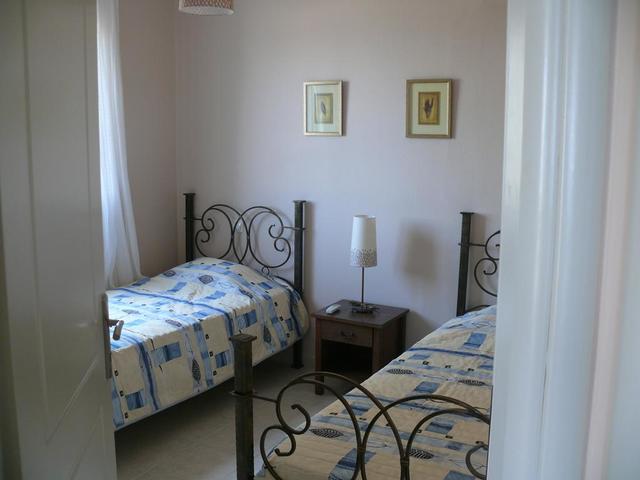 фото Коттедж с двумя спальнями в Барбати (RE0458) изображение №18