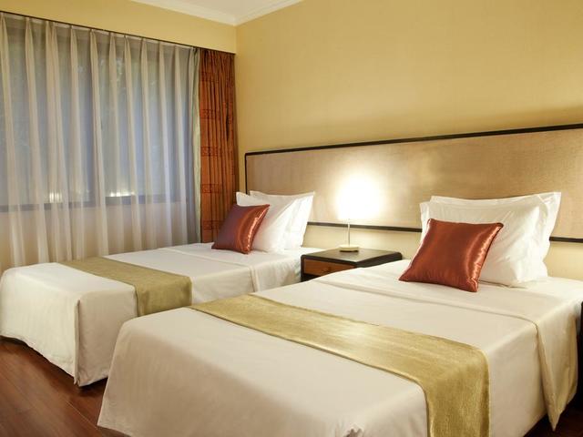 фото отеля Beijing HWA Apartment Hotel изображение №9