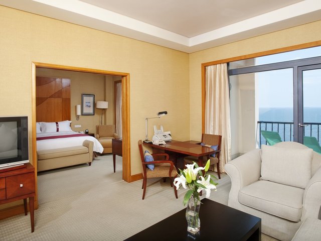 фото отеля Holiday Inn Sea View Qinhuangdao изображение №21