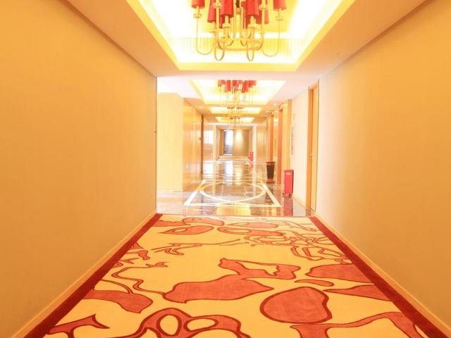 фотографии Beijing Yuehong International Hotel (ех. New Happy Inn International; Soluxe Happy Inn International) изображение №28