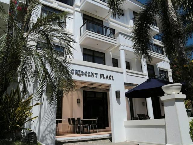 фото отеля One Crescent Place изображение №1