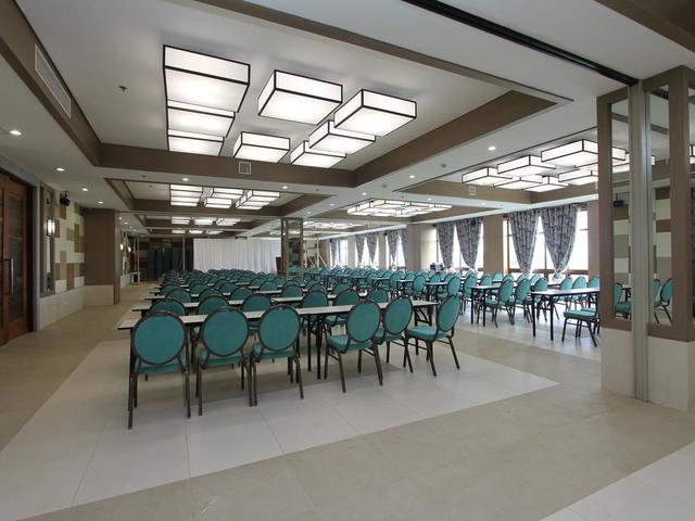 фото отеля Crown Regency Resort and Convention Center изображение №33