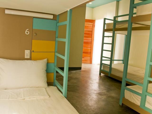 фото Second Wind Hostel by MNL (ex. Second Wind Bed Bunk and Breakfast) изображение №14