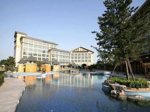 фото отеля JiuHua Resort & Convention Center изображение №1