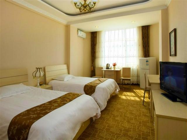 фото Yizheng Holiday Hotel изображение №6