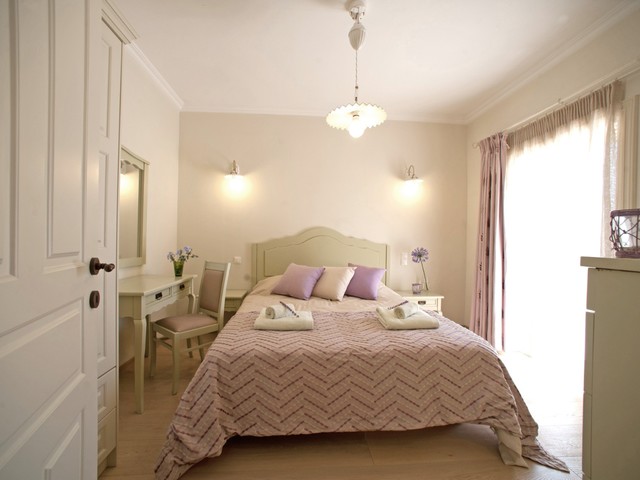 фотографии Вилла с тремя спальнями в Кентроме (RE0614) изображение №8