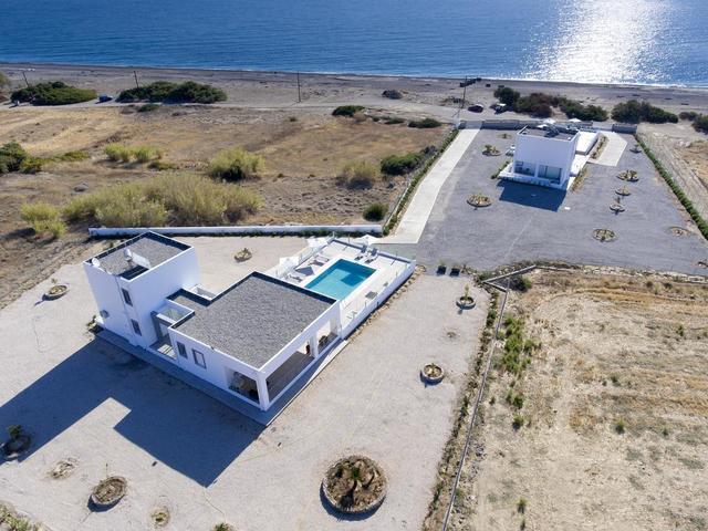 фото отеля Aegean Horizon Beachfront Villas (Gennadi) изображение №1