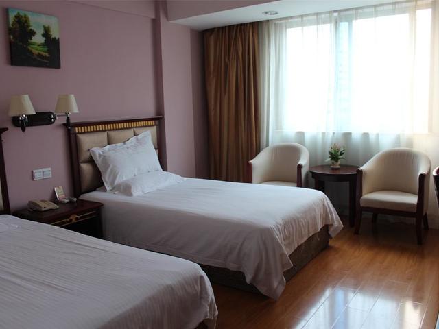 фото Yiting Four Season Hotel - Shanghai Dongfang Road Branch (ex. Yiting 6+e Hotel Shanghai Lujiazui) изображение №10