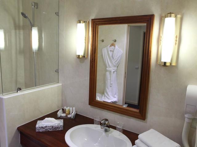 фото отеля Best Western Amiral Hotel изображение №17