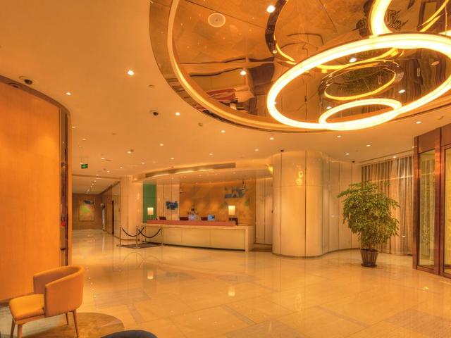 фото отеля Holiday Inn Express Shanghai Zhenping (ex. Shanghai Eastern Airline) изображение №25