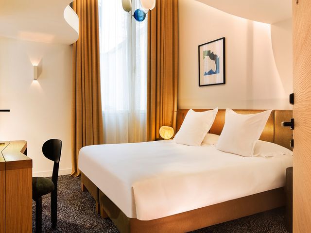 фото отеля Hotel Marignan Champs-Elysees (ex. Marignan Elysees Paris Sofitel Demeure Hotels) изображение №25