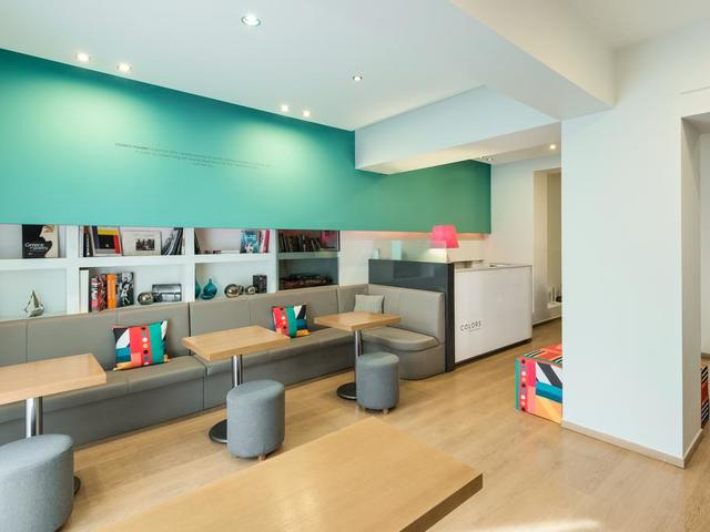 фото Colors Rooms & Apartments (ех. Colors Budget Luxury) изображение №10