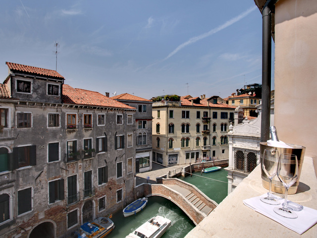 фото Palazzo Schiavoni Suite Apartments изображение №2