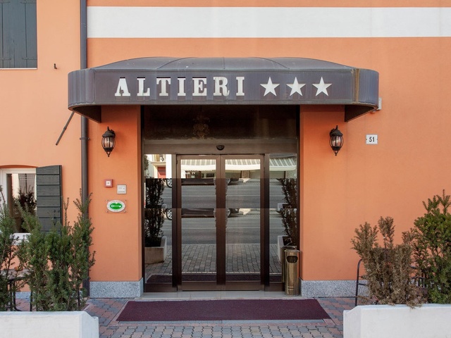 фотографии отеля Altieri Hotel изображение №3