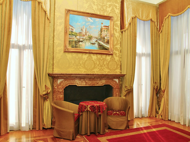 фото отеля Pesaro Palace изображение №17