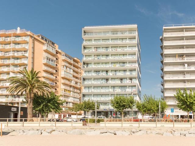 фото отеля Pierre & Vacances Blanes Playa изображение №1