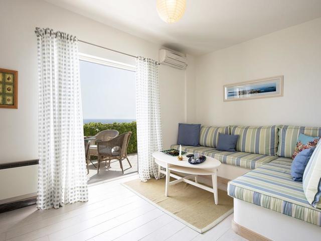 фото отеля Glyfada Beachfront Apartments & Villas изображение №25