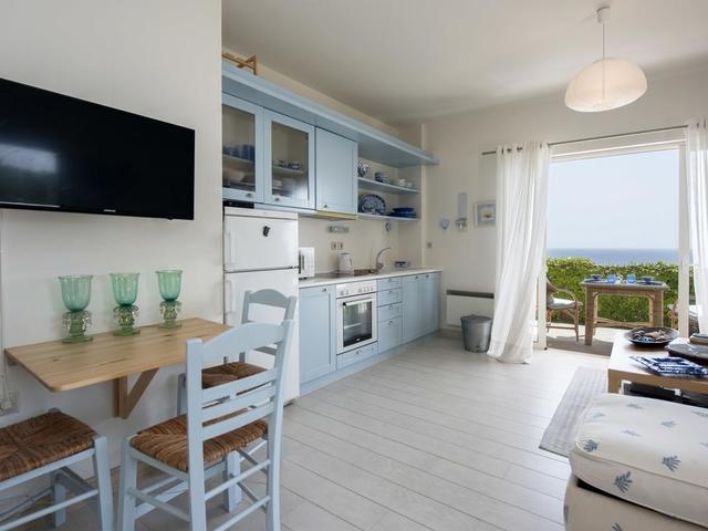 фото Glyfada Beachfront Apartments & Villas изображение №2