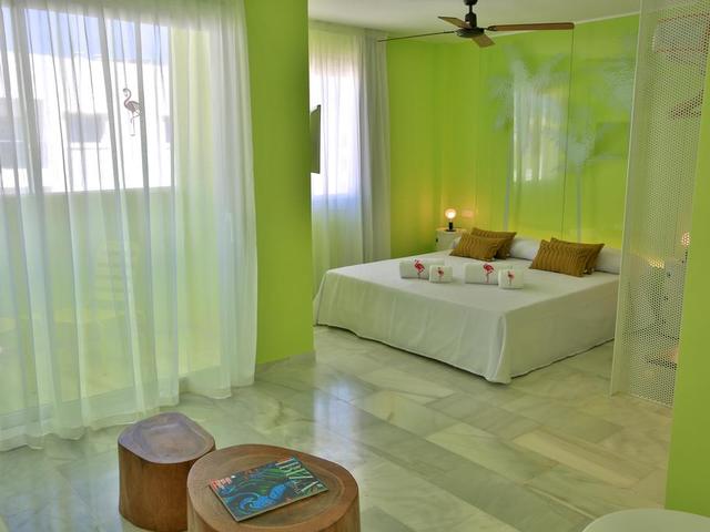 фотографии Tropicana Ibiza Coast Suites (ex. Playa Grande Atzaro; Atzaro Apartments) изображение №12