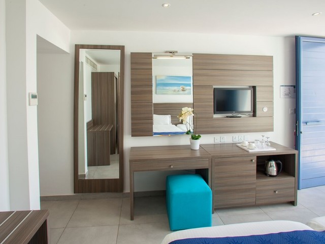 фото Limanaki Beach Hotel & Suites изображение №62