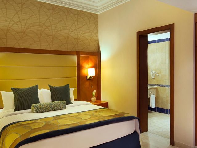 фото отеля Crowne Plaza Jordan Dead Sea Resort & Spa изображение №25