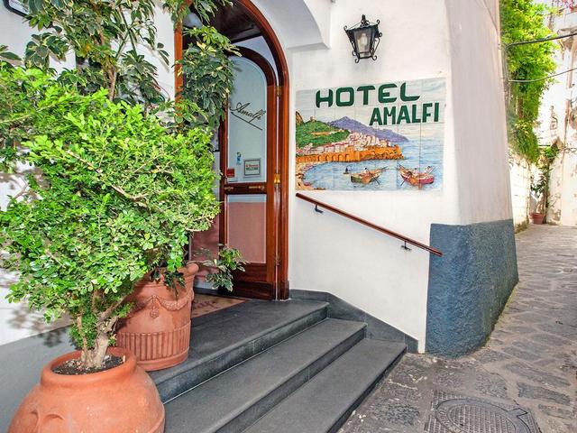 фото отеля Amalfi изображение №1