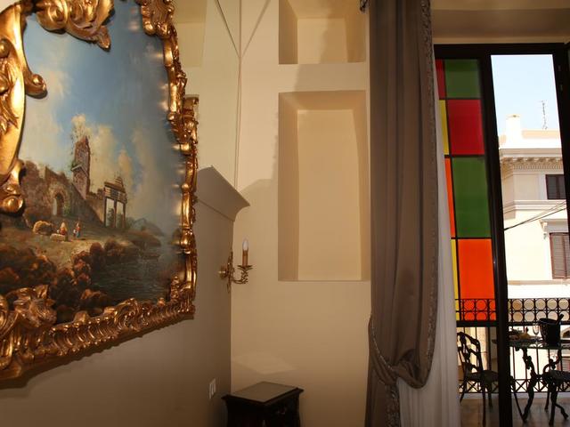 фото отеля Napoli Art Resort Galleria Umberto изображение №5