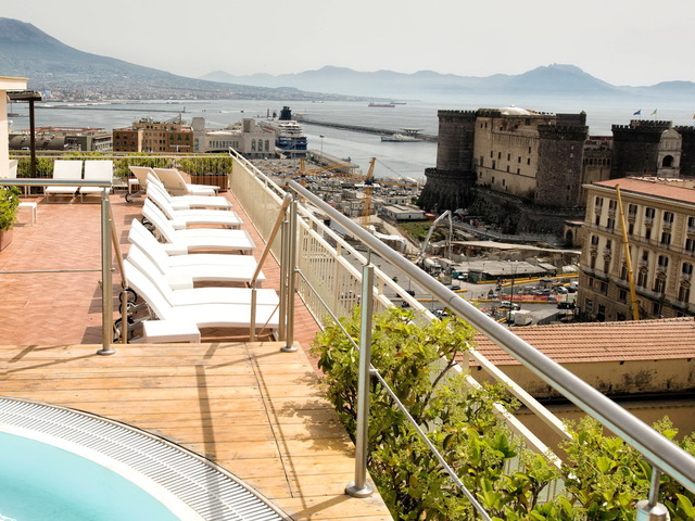 фото Renaissance Naples Hotel Mediterraneo изображение №6