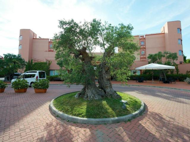 фотографии Four Points by Sheraton Siena (ex.Mercure Siena Degli Ulivi) изображение №48