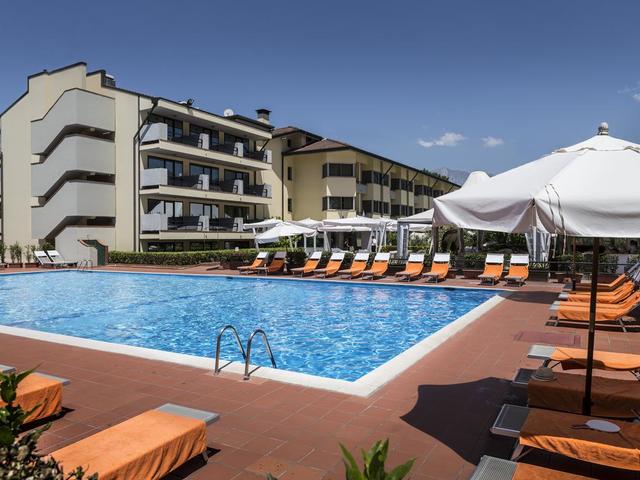 фото отеля UNA Hotel Forte dei Marmi (ex. Versilia Holidays Hotel) изображение №1