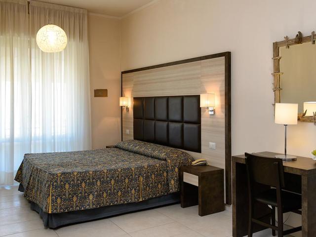 фотографии Hotel Capri & Residence изображение №16