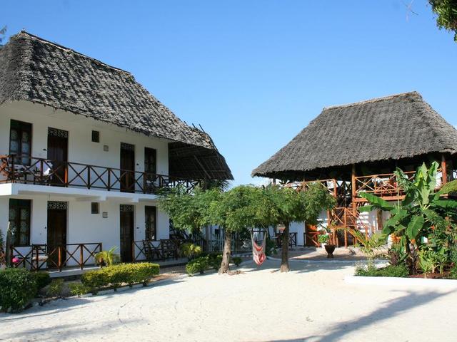 фото отеля Aluna Nungwi (ex. Aluna Beach Lodge) изображение №1