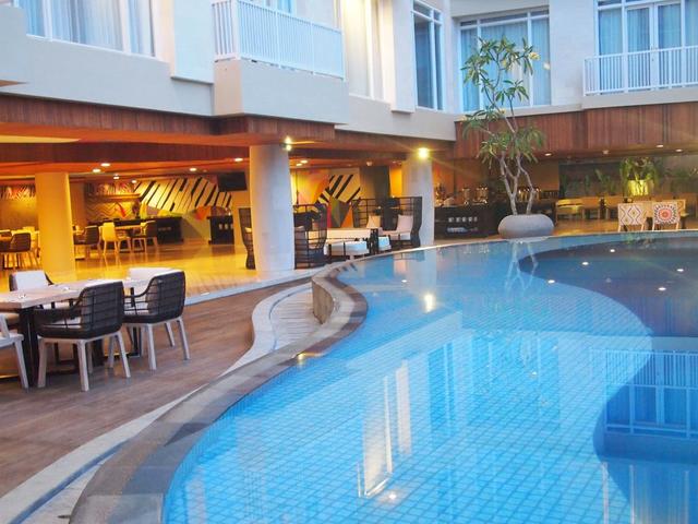 фотографии отеля Bedrock Hotel Kuta Bali изображение №35