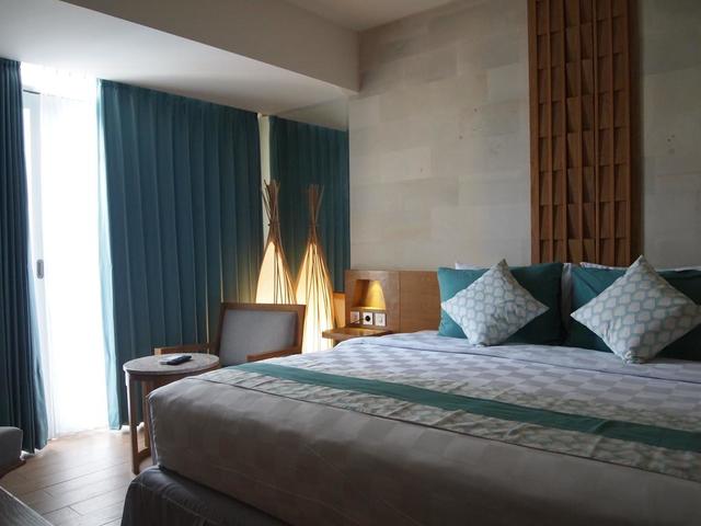 фото отеля Bedrock Hotel Kuta Bali изображение №17