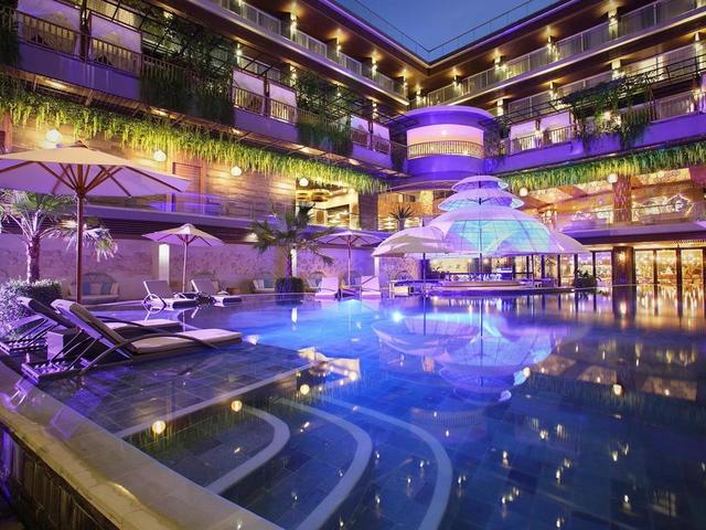 фото отеля The Crystal Luxury Bay Resort Nusa Dua изображение №1