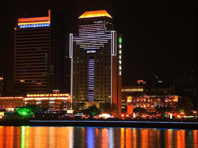 фото отеля HaiJun Hotel - Guangzhou Bailing Hotel (ex. Sliver Bay Bailing Hotel) изображение №1