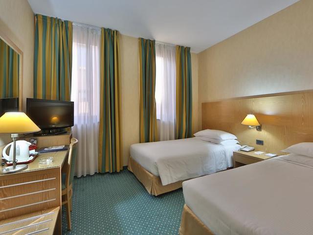 фото отеля Best Western Hotel Cavalieri Della Corona изображение №29