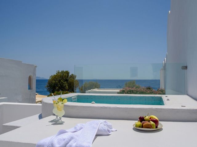 фото отеля Santorini Crystal Blue Suites изображение №73