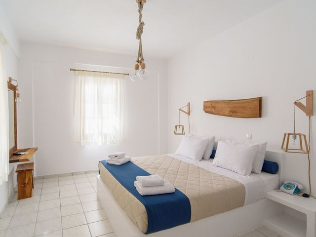 фото отеля Santorini Crystal Blue Suites изображение №29
