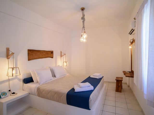 фотографии отеля Santorini Crystal Blue Suites изображение №23