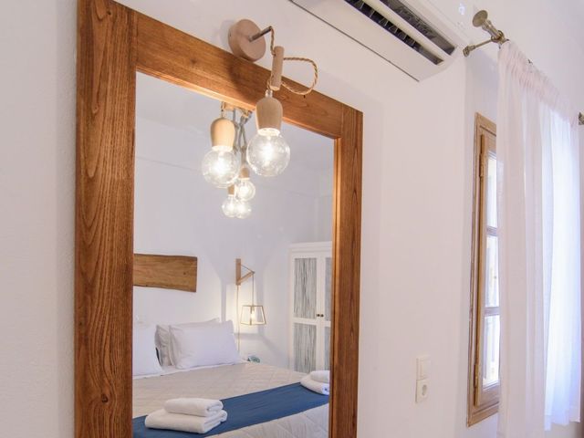 фото отеля Santorini Crystal Blue Suites изображение №21