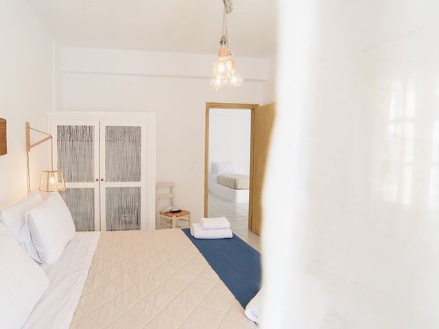 фото отеля Santorini Crystal Blue Suites изображение №5